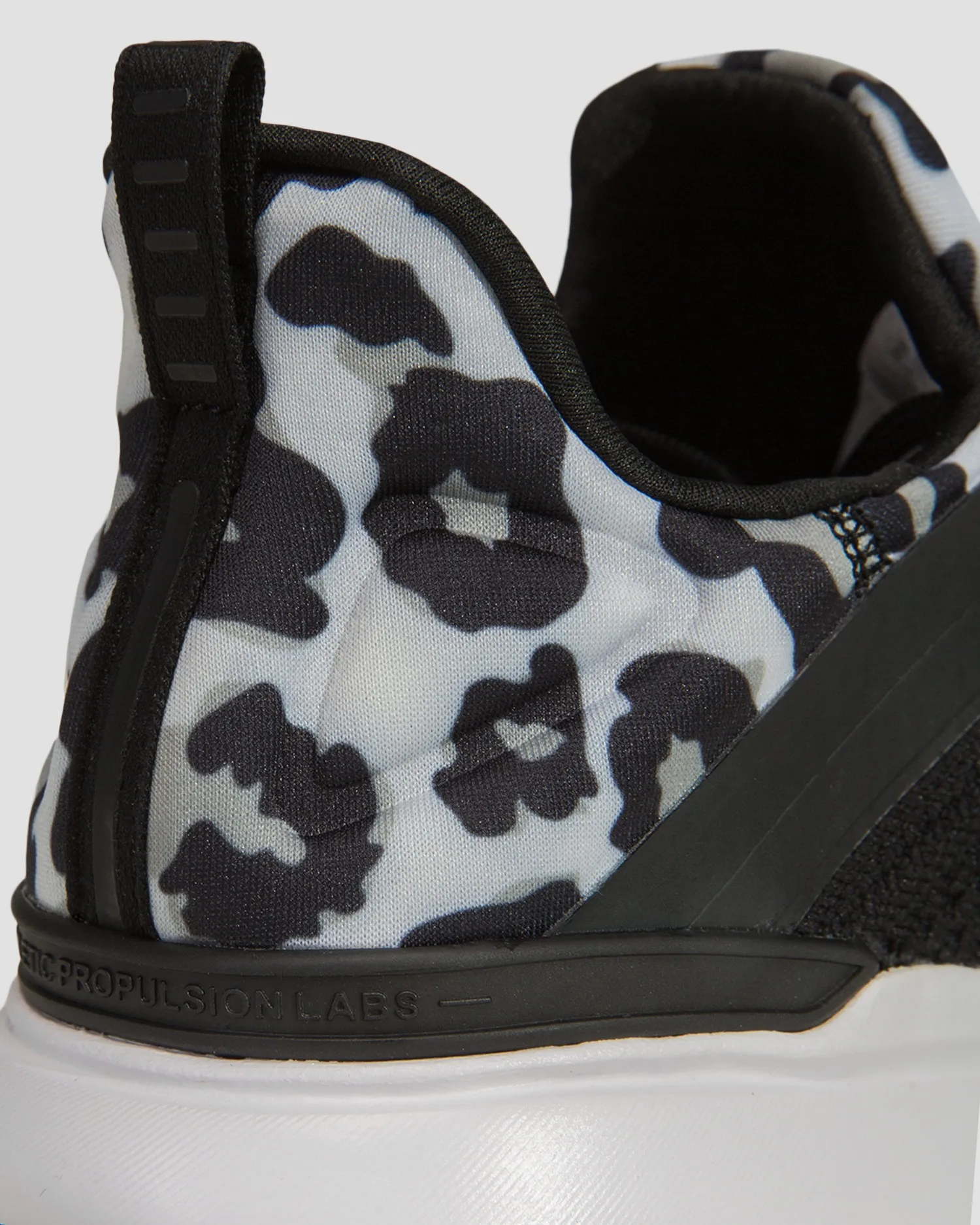 APL TECHLOOM Tracer trainers 22011221005-black-white-leopard