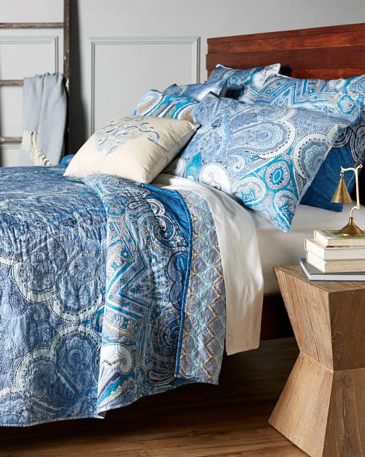 c&f daphne quilt collection