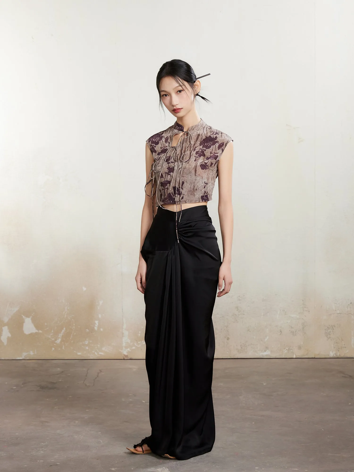 Chinese Style Printed Sleeveless Lace-up Short Top