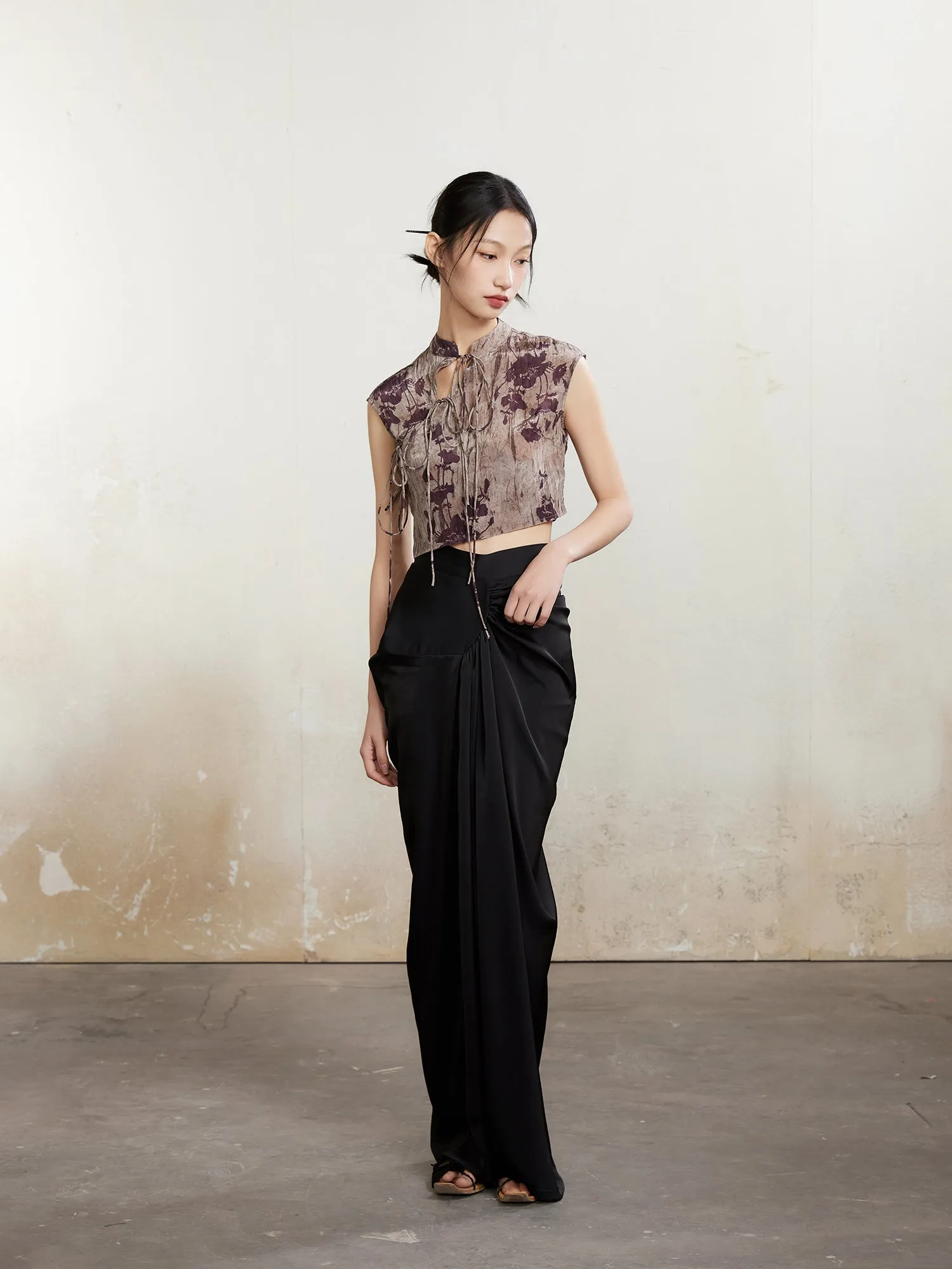 Chinese Style Printed Sleeveless Lace-up Short Top