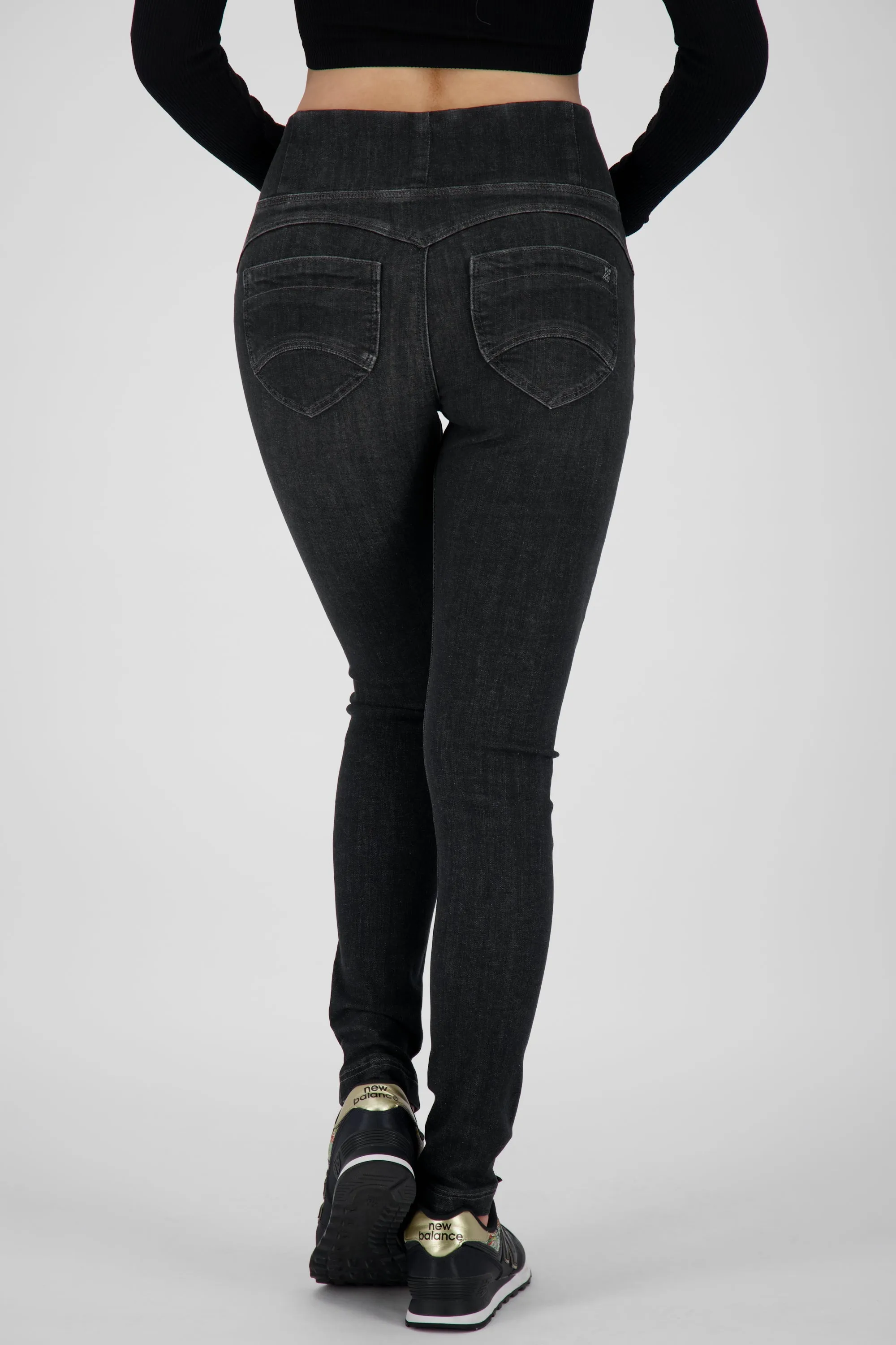 Damen Highwaist Jeans ChiaraAK B von Alife and Kickin - sexy und bequem Schwarz