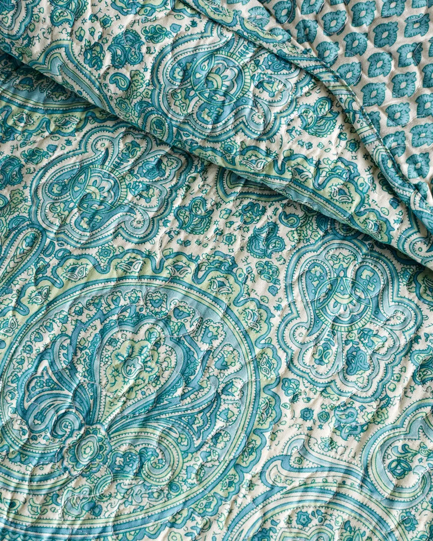 discontinued discontinued  island quilt collection