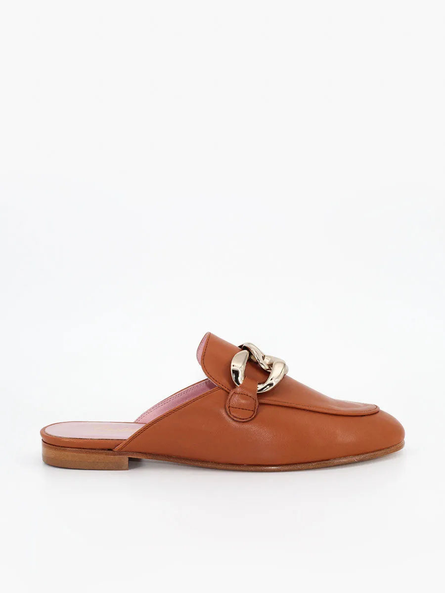 Mules Saint Tropez adorno color cuero