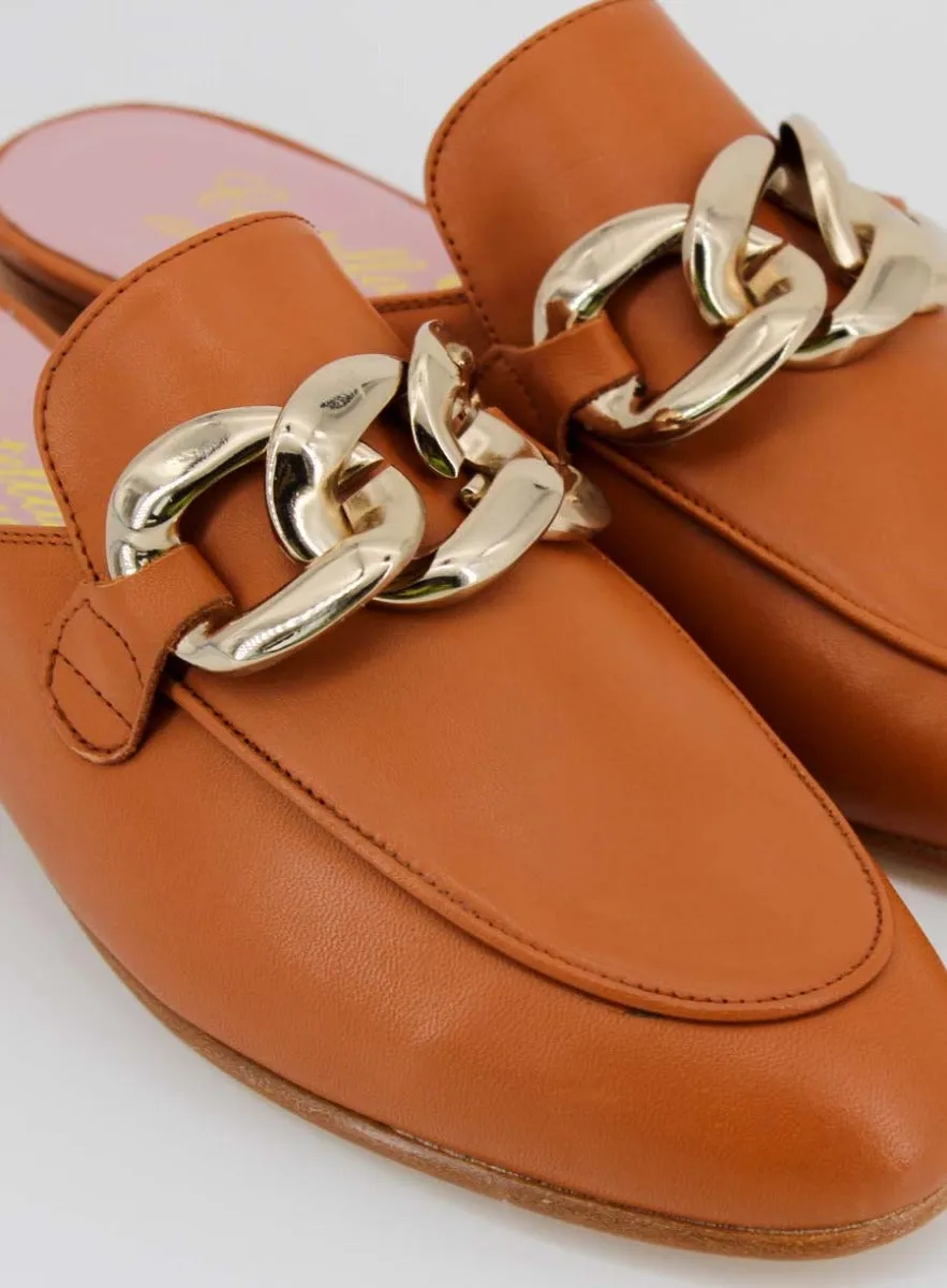 Mules Saint Tropez adorno color cuero