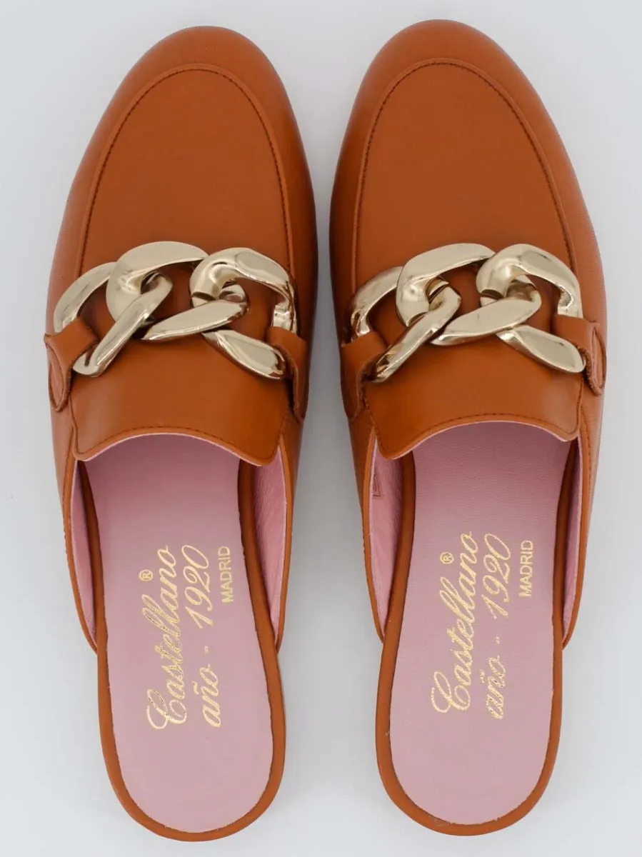 Mules Saint Tropez adorno color cuero