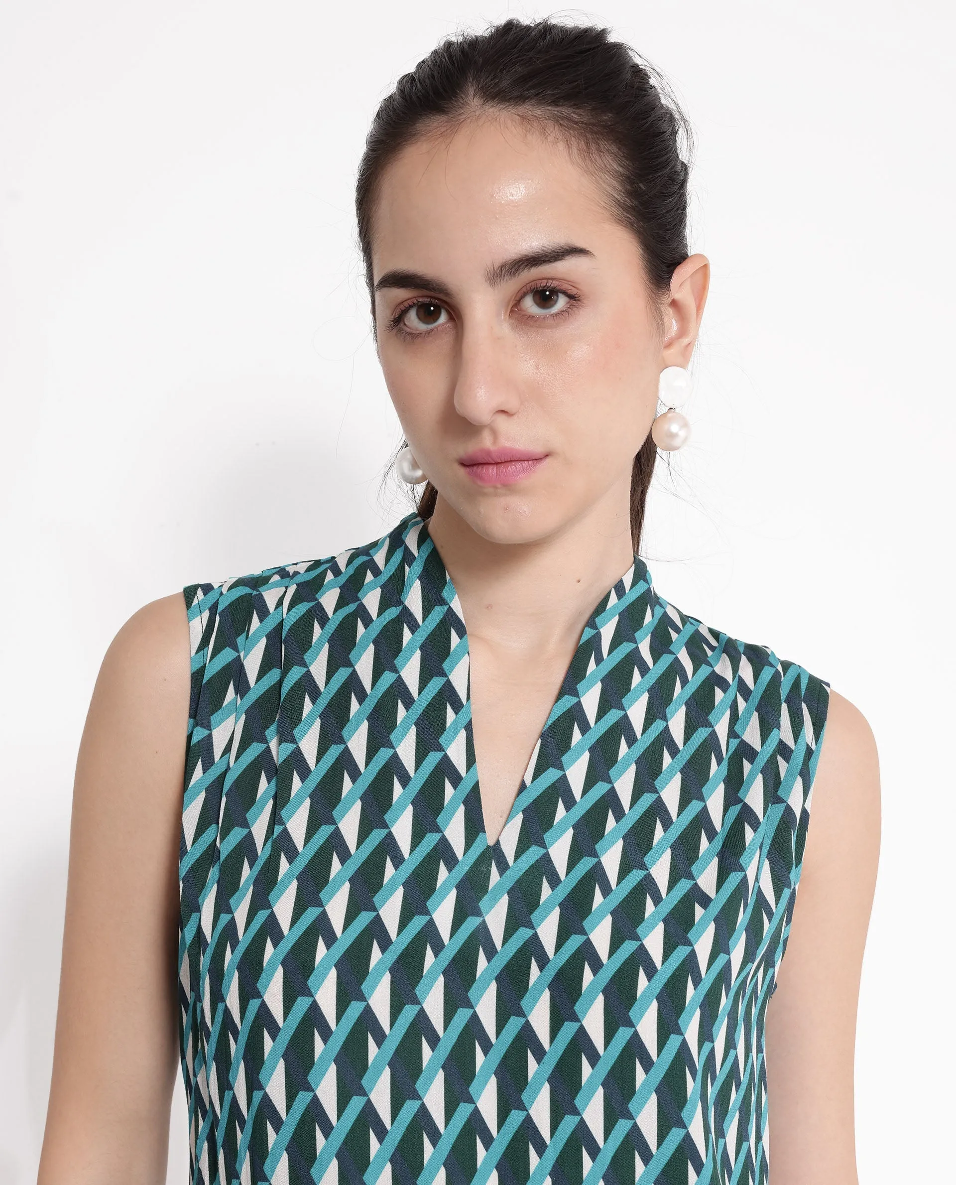 Rareism Women Livon Multi Sleeveless V-Neck Geometric Print Top