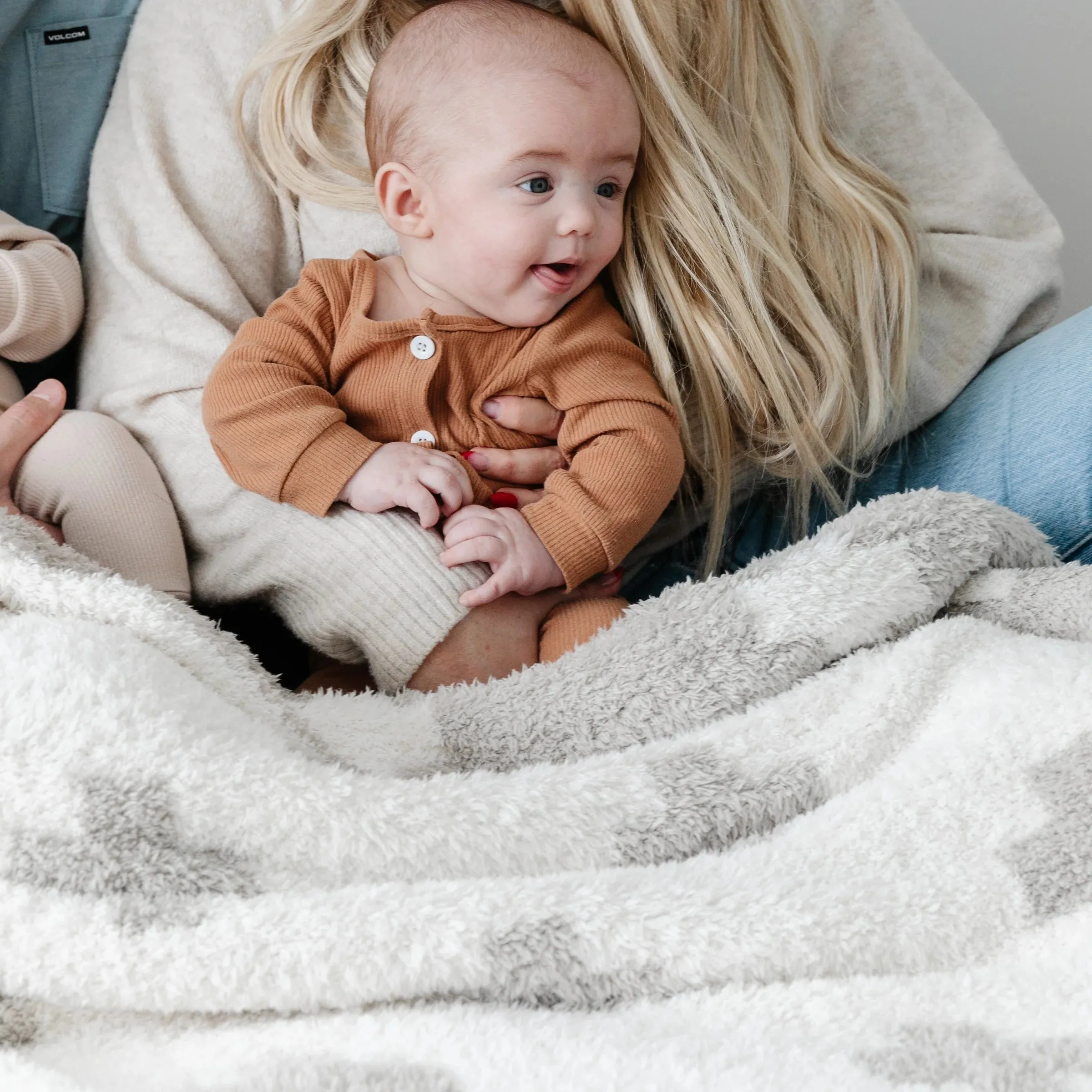 Receiving Double-Layer Bamboni Blanket