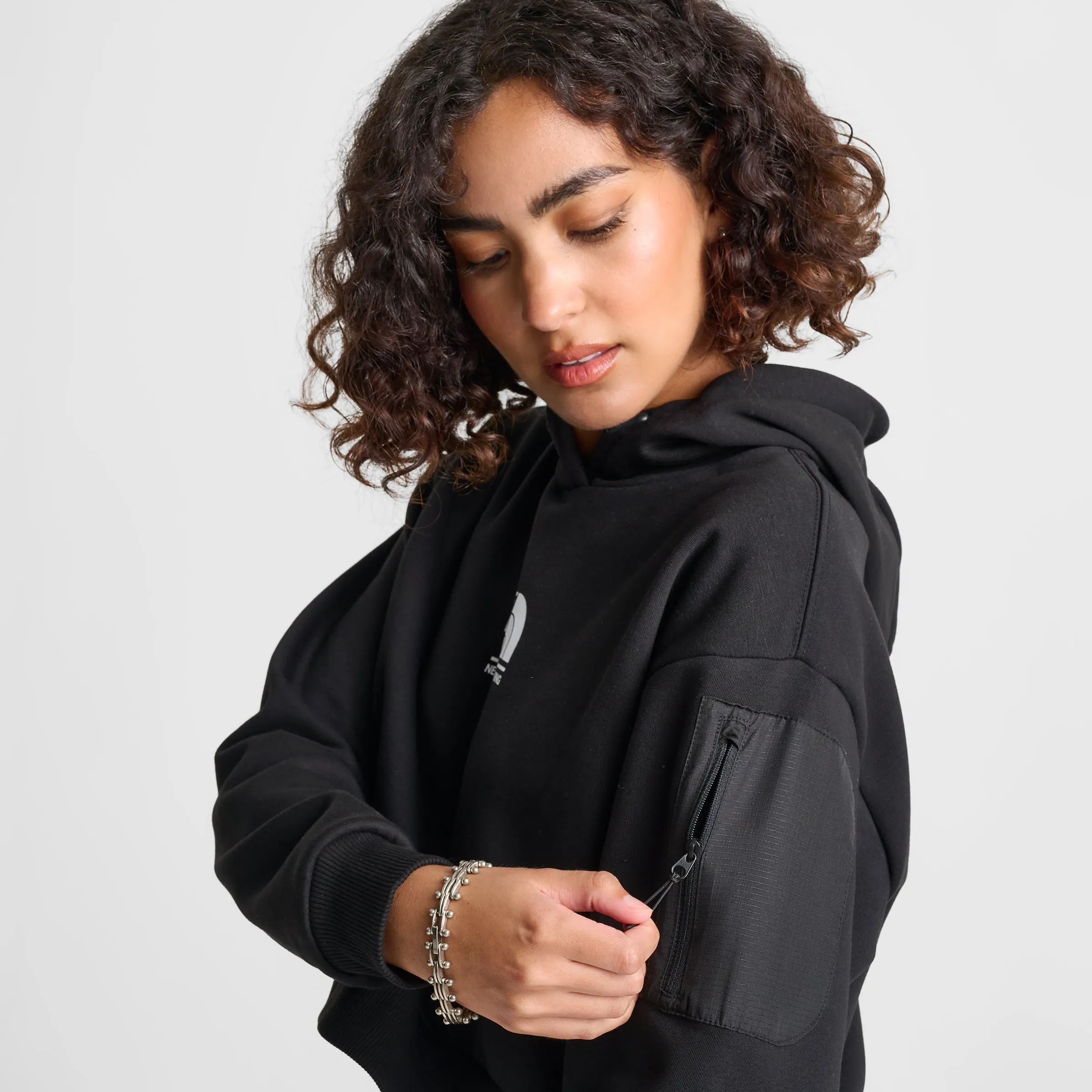 The North Face Women's Gaspra Pullover Hoodie / TNF Black